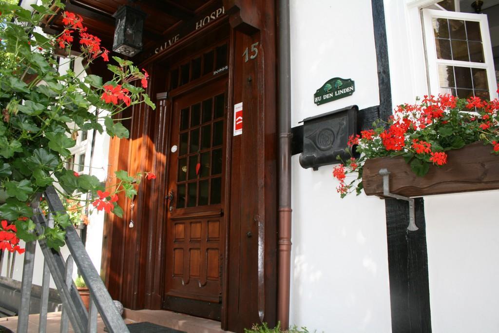 Hotel Gasthof Zu Den Linden Oberhundem ภายนอก รูปภาพ