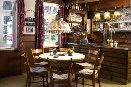 Hotel Gasthof Zu Den Linden Oberhundem ภายนอก รูปภาพ