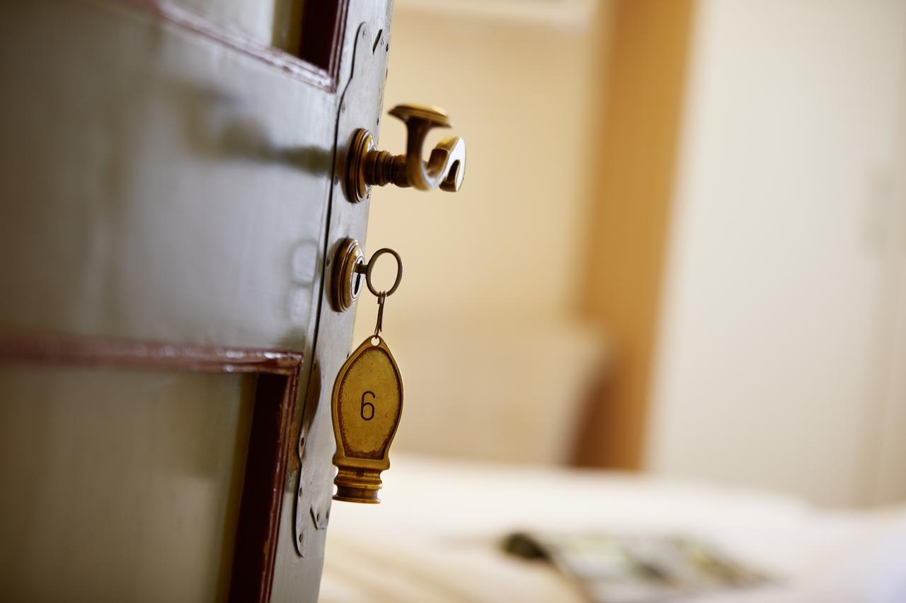Hotel Gasthof Zu Den Linden Oberhundem ภายนอก รูปภาพ