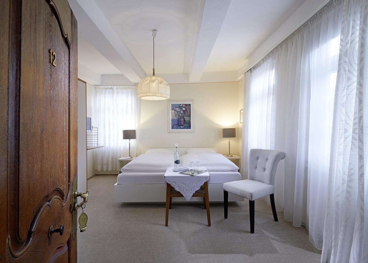 Hotel Gasthof Zu Den Linden Oberhundem ภายนอก รูปภาพ