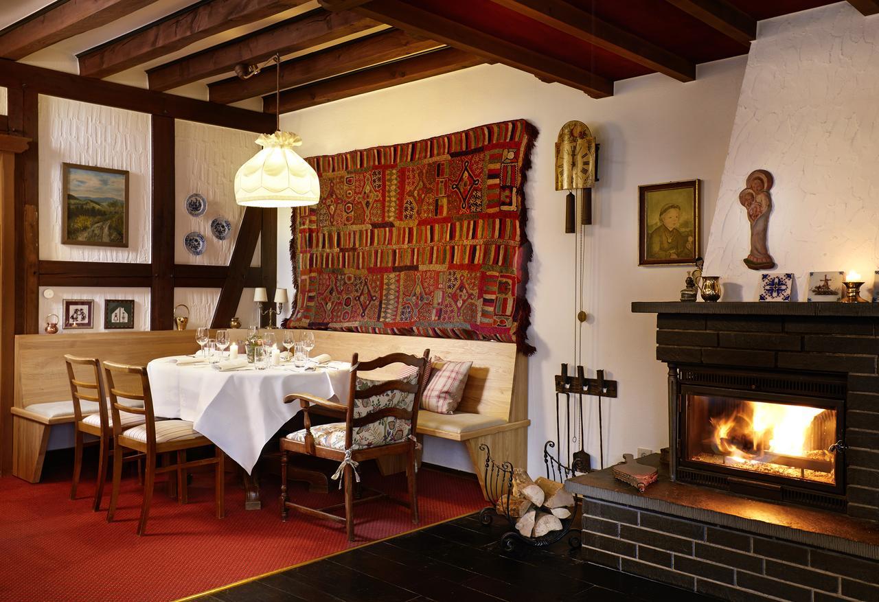 Hotel Gasthof Zu Den Linden Oberhundem ภายนอก รูปภาพ